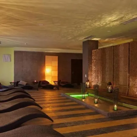 Apartment In 5 Star Barcelo Royal