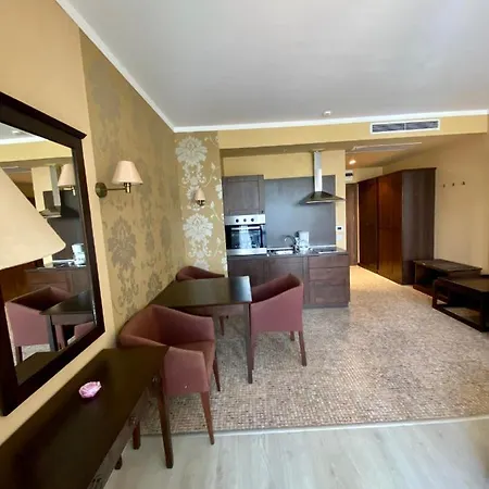 In 5 Star Barcelo Royal Apartment *
